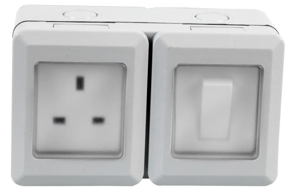 PRO ELEC Weatherproof Switched Socket, IP55, 13A